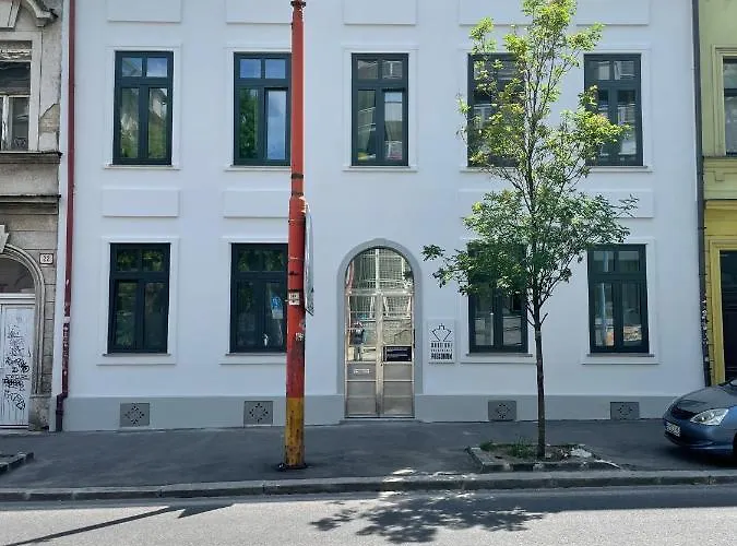 Boutique Possonium *